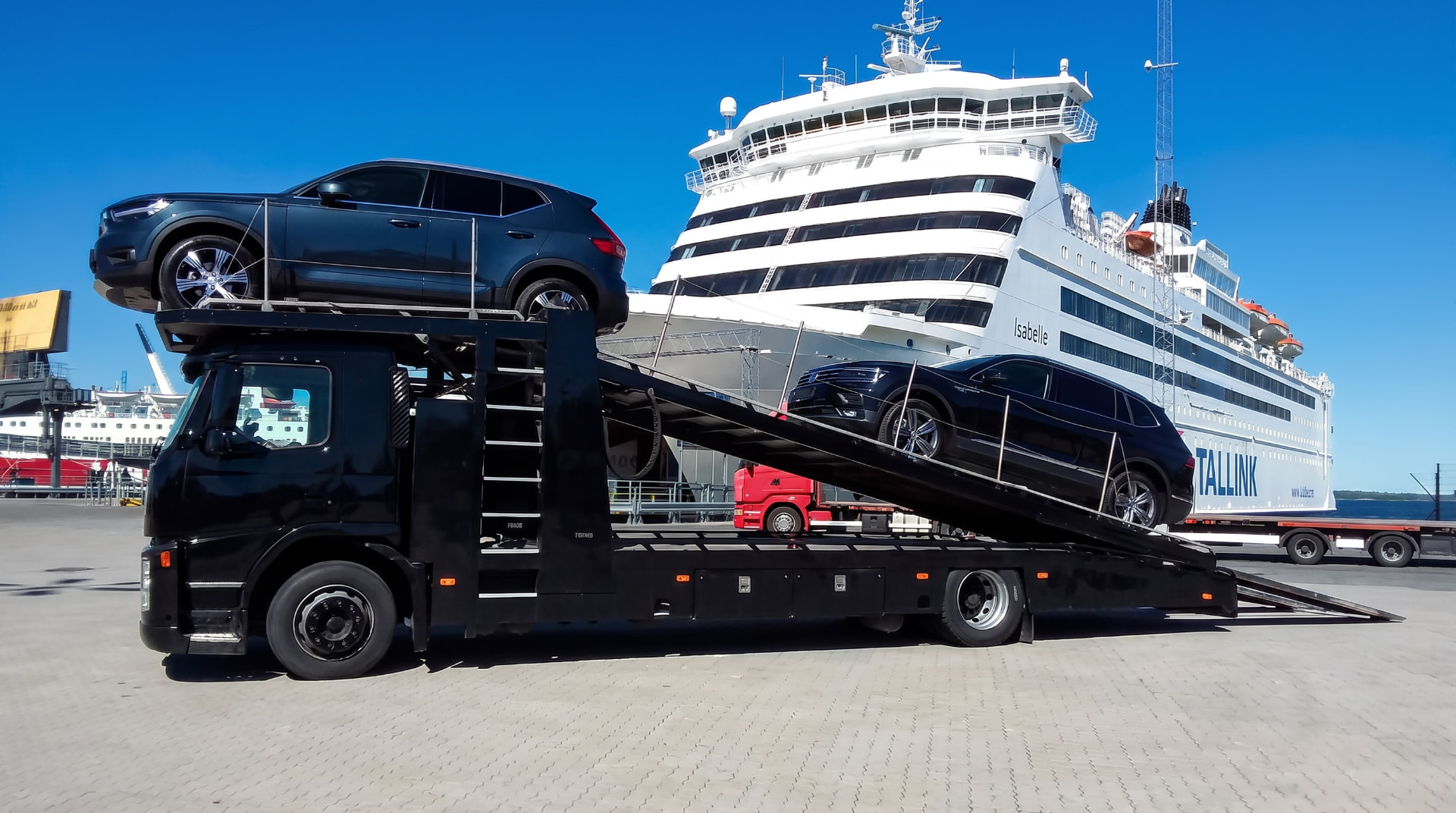 Flow Logistics biltransport vid färjeterminalen